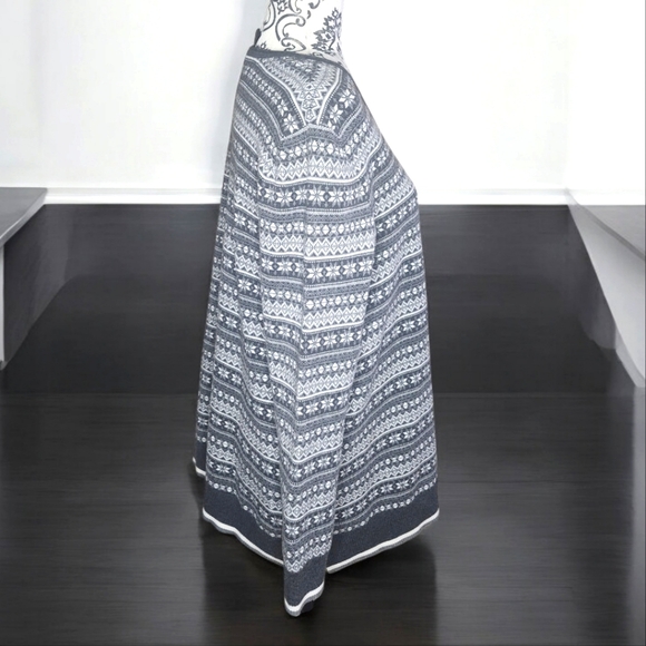 FARWEST Snowflake Pattern Long Sleeve- XLarge - Picture 3 of 4